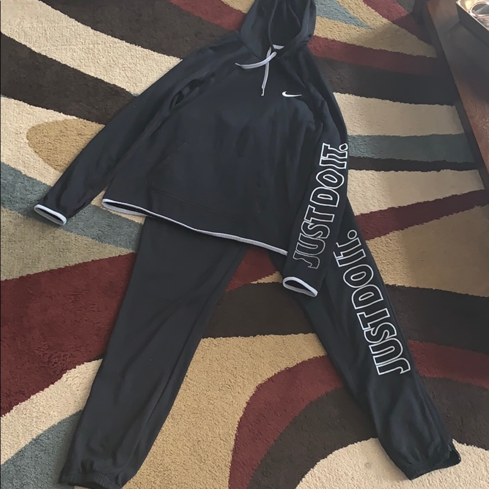 Nike hoodie and pants set